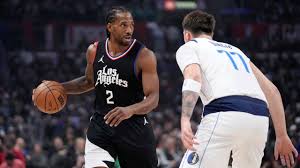 Kawhi Leonard's Knee Injury Raises Concerns for the Los Angeles Clippers